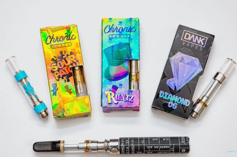 New Yorkin osavaltion terveysministeriön mukaan jotkut mustien markkinoiden vaping-tuotteista, joiden on todettu sisältävän E-vitamiiniasetaattia,